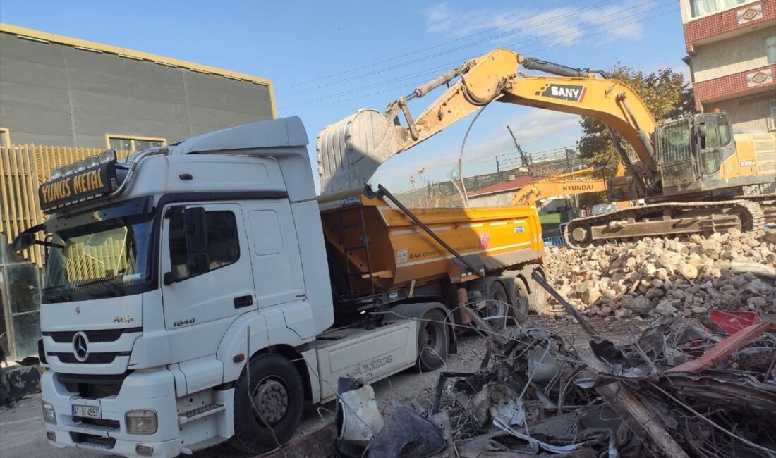 KOCAELİ (AA) – Kocaeli'nin Dilovası ilçesinde çıkan yangında 7 kişinin