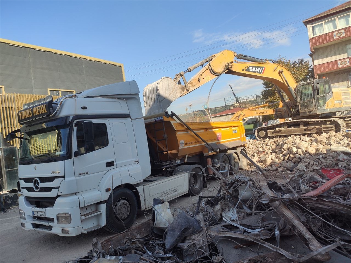 KOCAELİ (AA) – Kocaeli'nin Dilovası ilçesinde çıkan yangında 7 kişinin