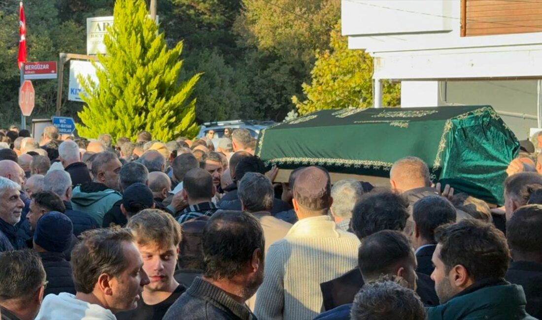 İSTANBUL (AA) – Kocaeli'nin Dilovası ilçesinde kozmetik fabrikasında çıkan yangında