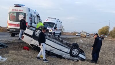 KONYA (AA) – Konya'nın Hüyük ilçesinde otomobilin şarampole devrilmesi sonucu