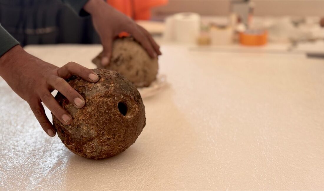 - Selçuklu Sultanı Alaaddin Keykubat'ın yaptırdığı kapı ve tarihi surların