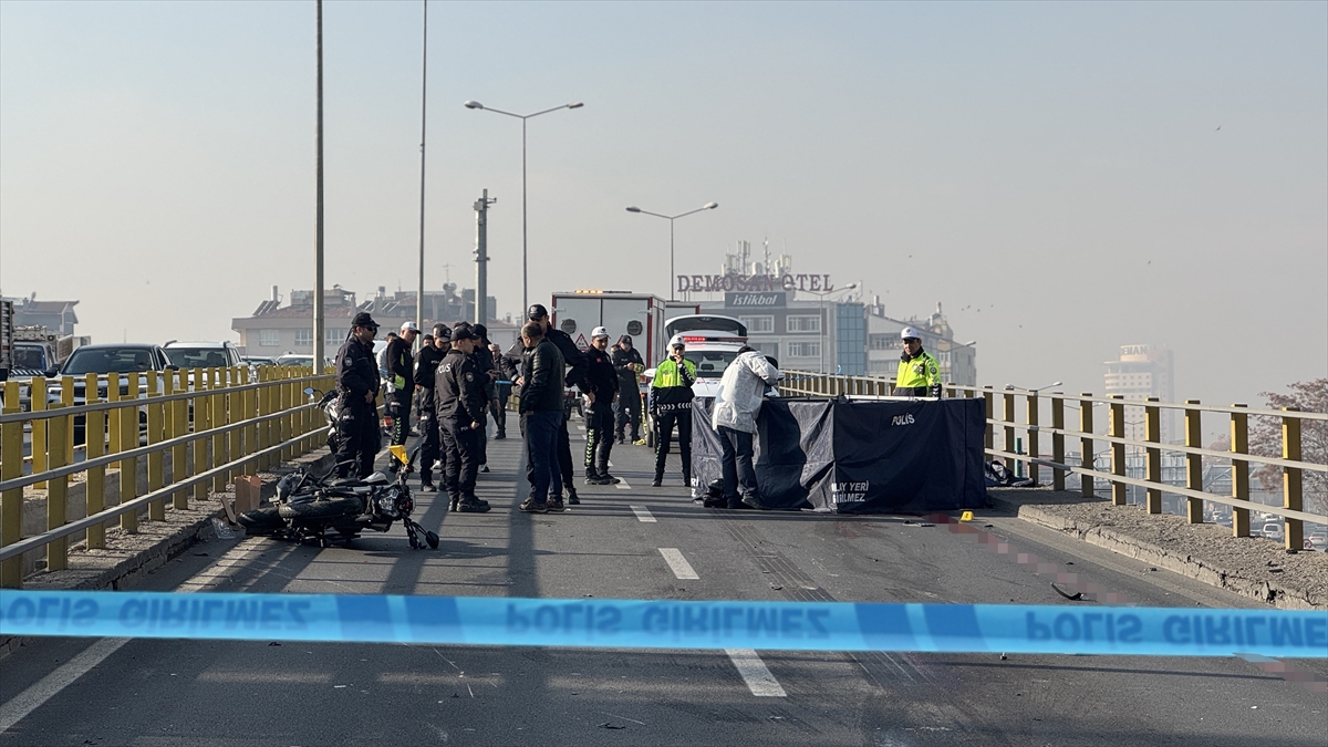 KONYA (AA) – Konya'nın Selçuklu ilçesinde tırla çarpışan motosikletin sürücüsü