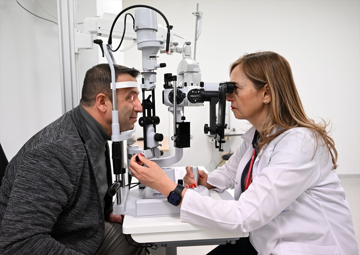 - Doğuştan kornea hastalığı nedeniyle yıllar içinde görme yetisini yüzde