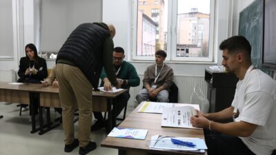 PRİŞTİNE (AA) – Balkan ülkesi Kosova’da yerel seçimin ilk turunda