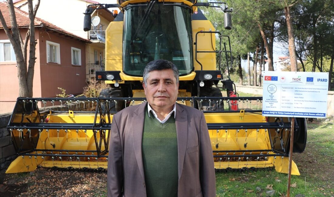 - Kütahya'nın Simav ilçesine bağlı Naşa beldesindeki kooperatif üyesi çiftçiler,