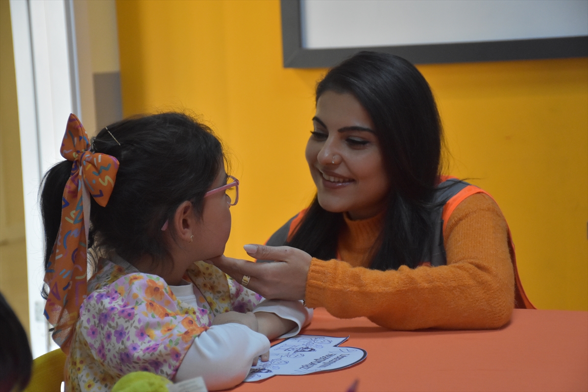 - Karaman'da lösemiyi dört yıl süren tedavinin ardından yenen 25