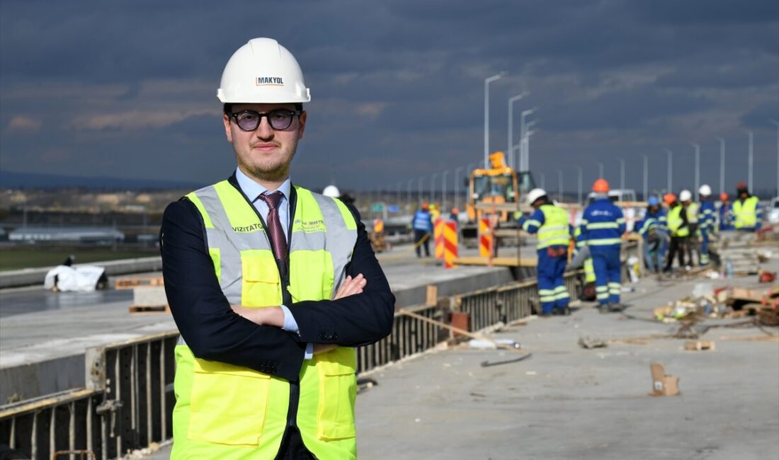 - Makyol İnşaat Romanya CEO'su Saffet Oğuz Çebi:
- "Bu projelerle,