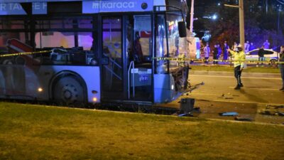 MALATYA (AA) – Malatya'da otomobil, tır ve belediye otobüsünün karıştığı