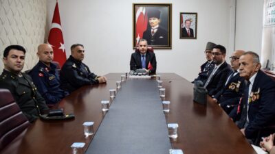 MANİSA (AA) – Manisa'nın Turgutlu ilçesinde yaşayan Kıbrıs Muharip Gazisi