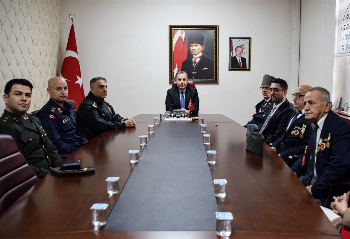 MANİSA (AA) – Manisa'nın Turgutlu ilçesinde yaşayan Kıbrıs Muharip Gazisi