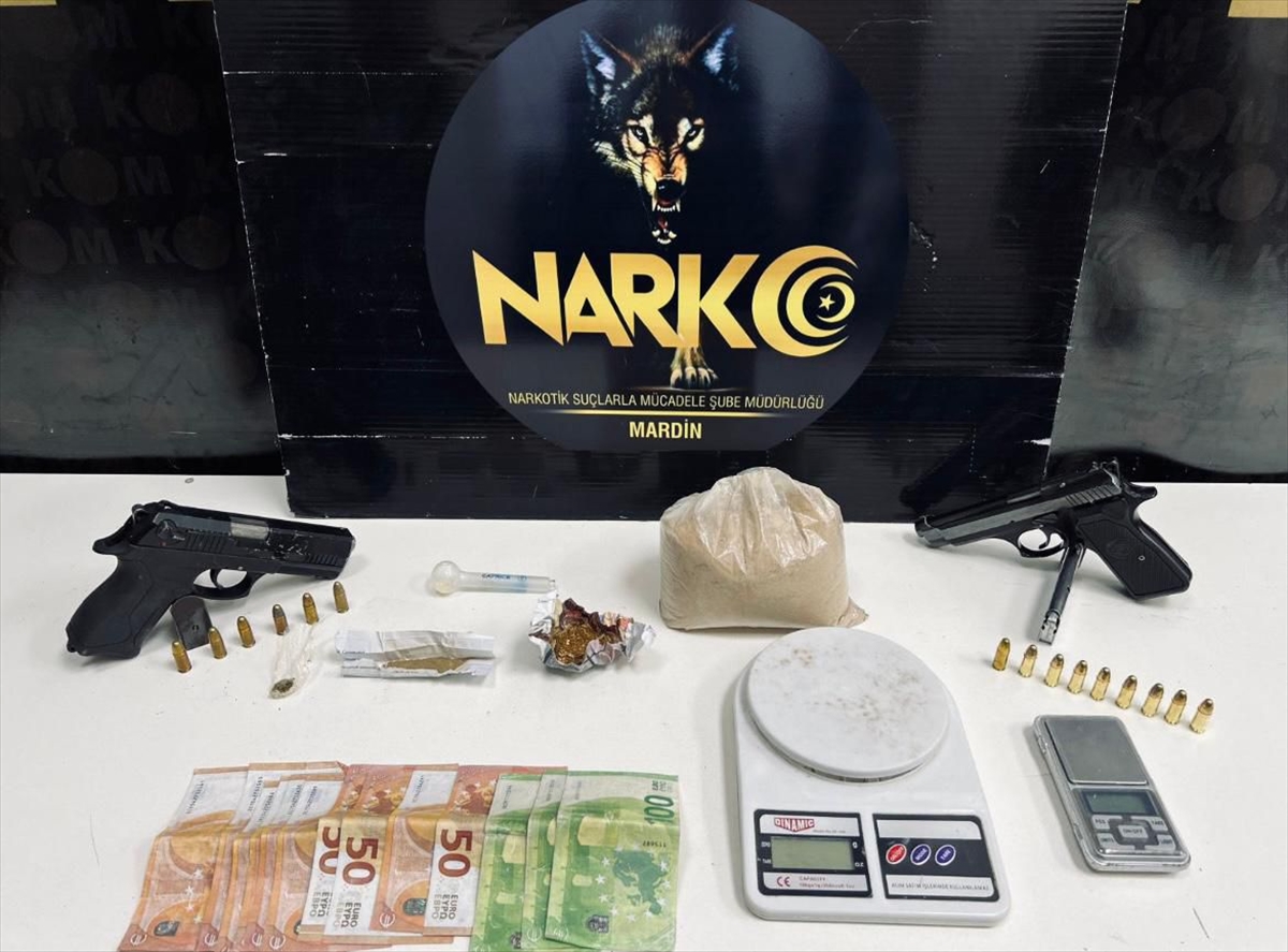 MARDİN (AA) – Mardin'in Nusaybin ilçesinde düzenlenen uyuşturucu operasyonunda 8