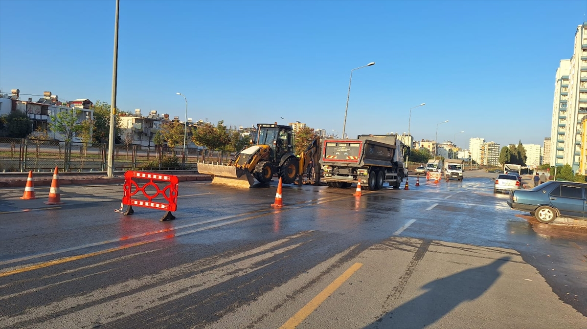 MERSİN (AA) – Mersin'in Tarsus ilçesinde içme suyu borusunun patlaması