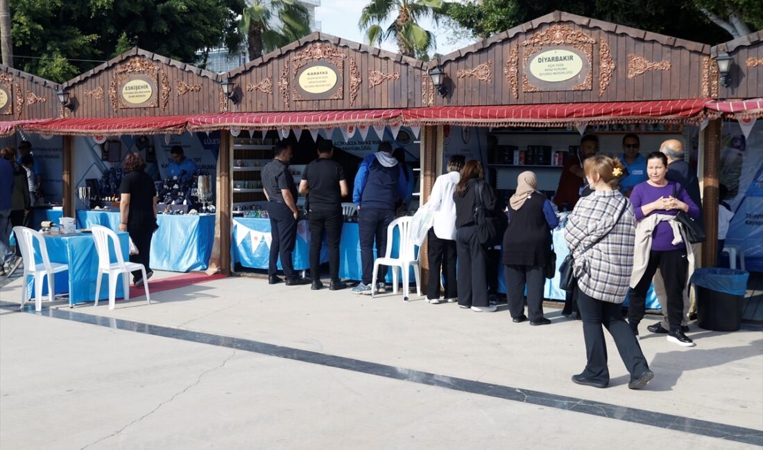 MERSİN (AA) – Mersin'de organize edilen İşyurtları Ürün ve El