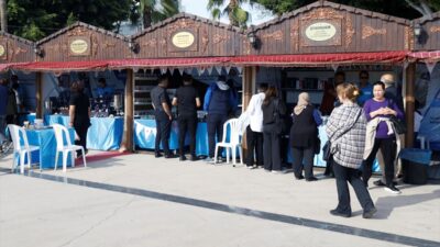 MERSİN (AA) – Mersin'de organize edilen İşyurtları Ürün ve El