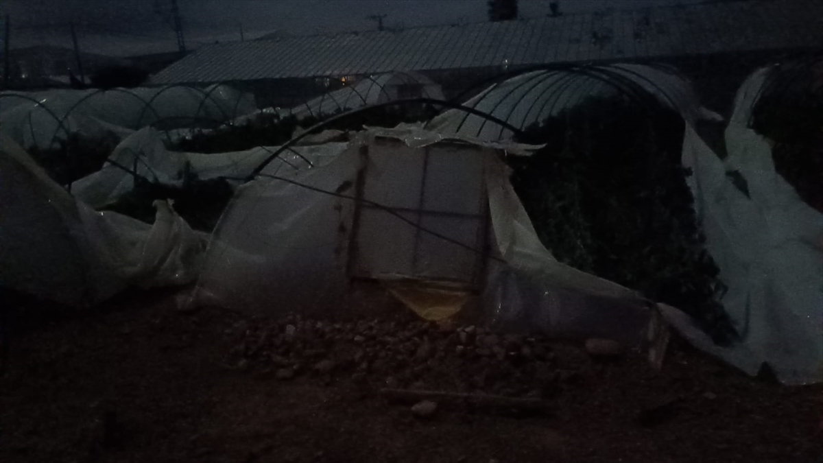 MERSİN (AA) – Mersin'in Bozyazı ilçesinde meydana gelen hortum nedeniyle