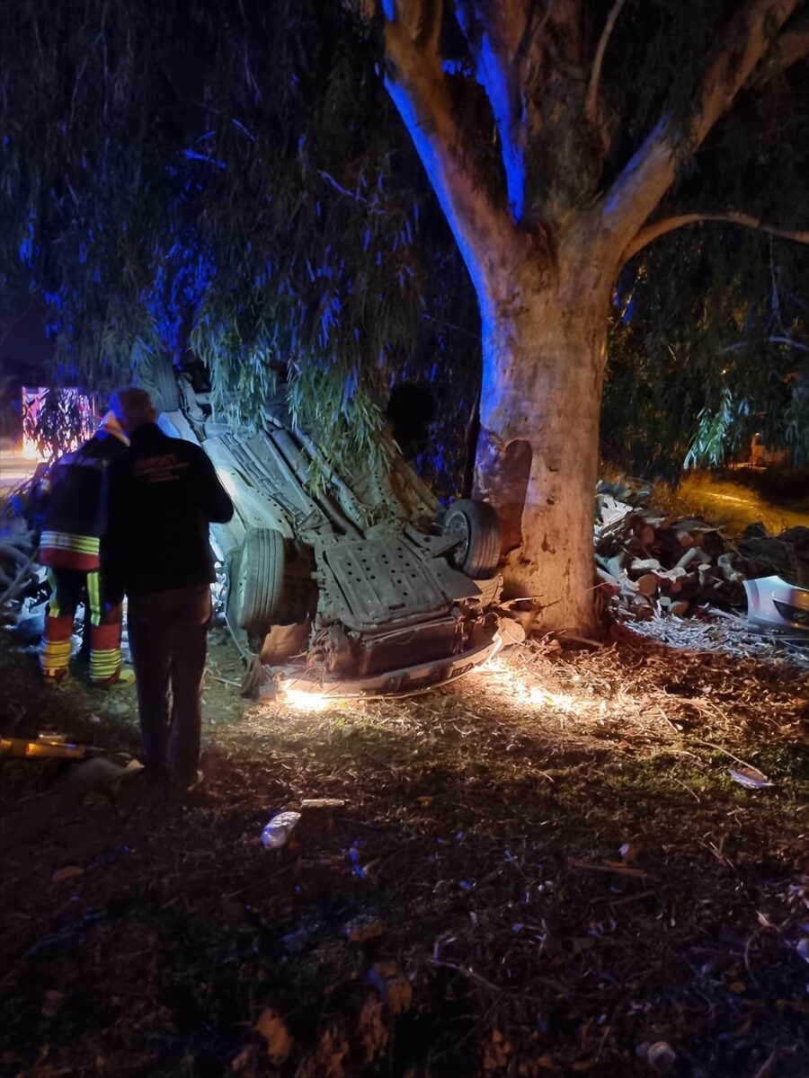 MERSİN (AA) – Mersin'in Silifke ilçesinde refüje çarparak takla atan