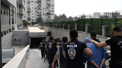MERSİN (AA) – Mersin'de yasa dışı bahis operasyonunda gözaltına alınan