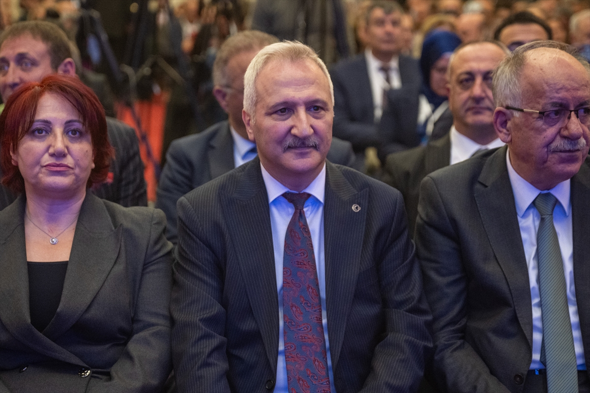 - MHP Genel Başkan Yardımcısı Ahmet Selim Yurdakul:
- "Cumhuriyet'imizin ikinci