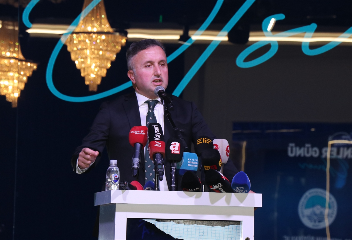 - "Bir zincirin en zayıf halkası o zincirin gücünü gösterir.