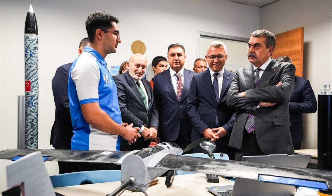 İSTANBUL (AA) – Milli Eğitim Bakanı Yusuf Tekin, İstanbul Havalimanı