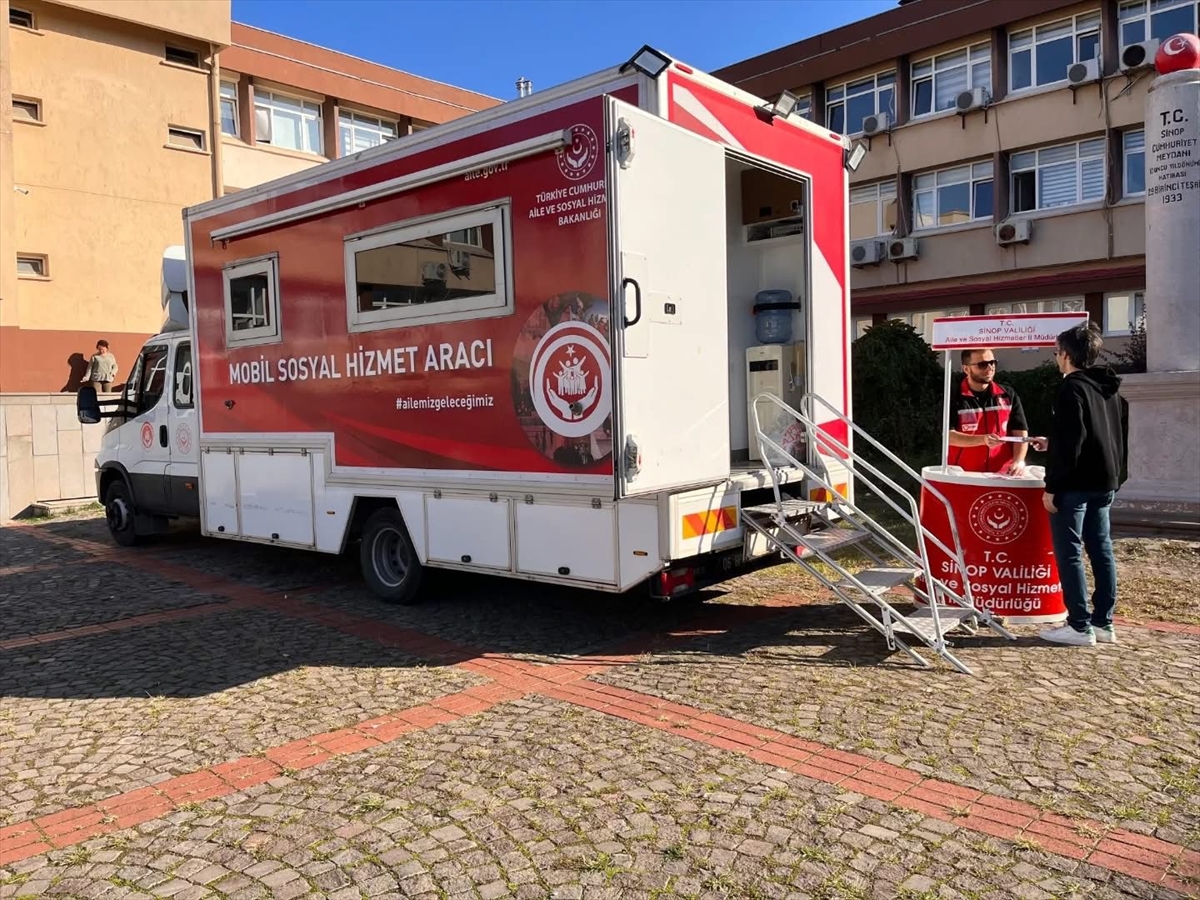 - Aile ve Sosyal Hizmetler Bakanı Mahinur Özdemir Göktaş:
- "Mobil