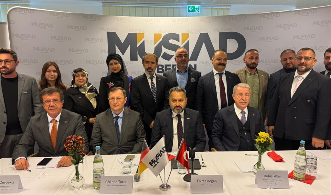 - AK Parti Genel Başkan Yardımcısı Nihat Zeybekci:
- "Dünyadaki tüm