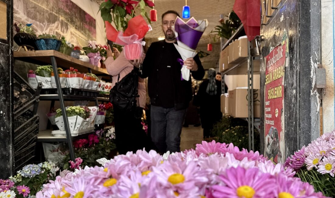 NEVŞEHİR (AA) – Nevşehir ve Kırşehir'de, 24 Kasım Öğretmenler Günü