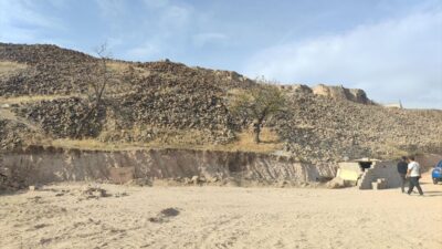 NEVŞEHİR (AA) – Nevşehir'de kayıtlarda bulunmayan yer altı şehrinde kaçak