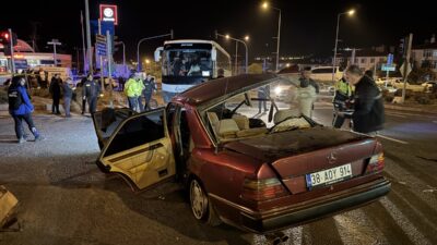 NEVŞEHİR (AA) – Nevşehir'in Ürgüp ilçesinde yabancı turistleri taşıyan tur