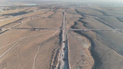 - OSB'deki fabrika parsellerinden çıkan hafriyat, mobil konkasörle işlendikten sonra