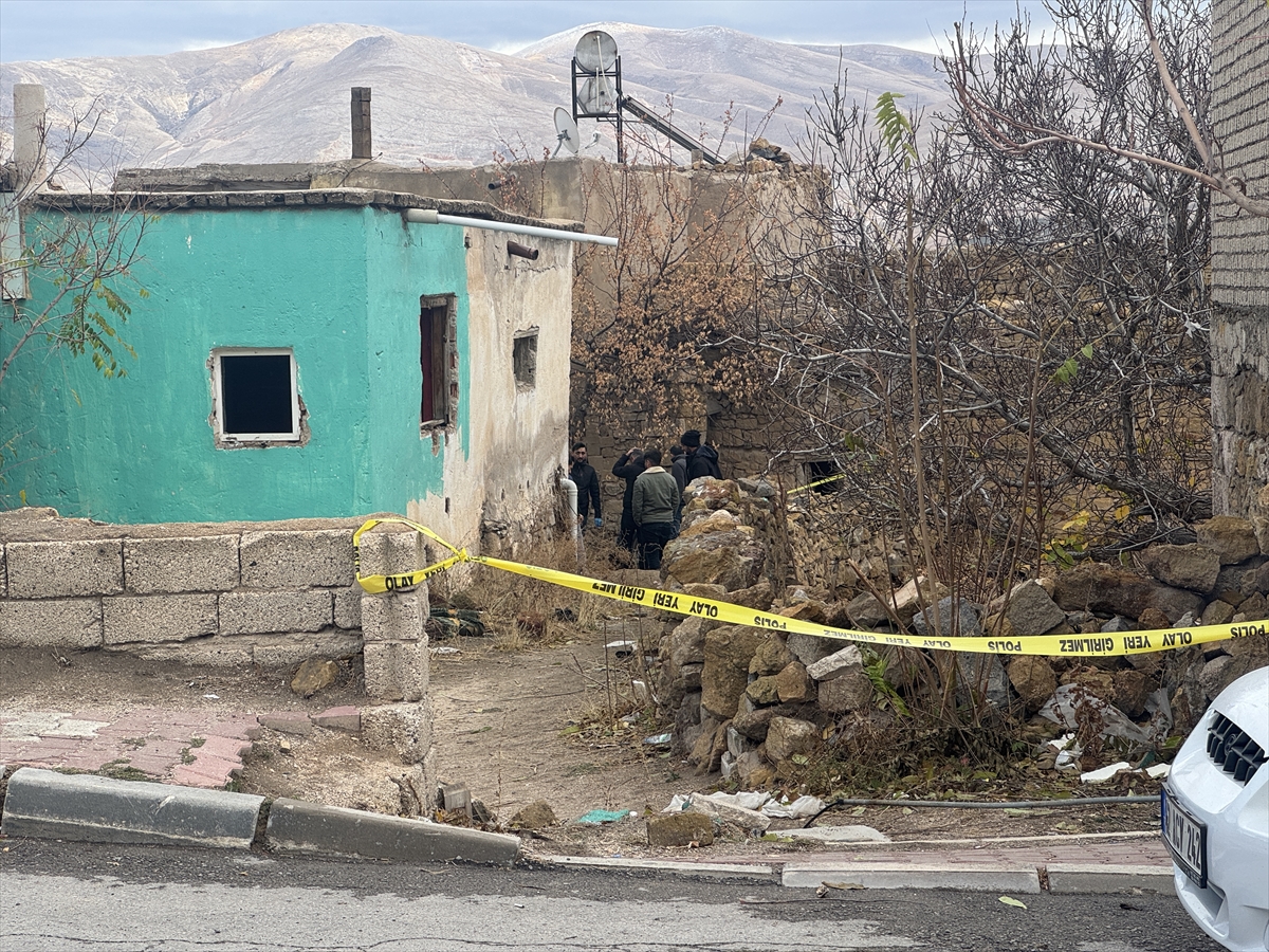 NİĞDE (AA) – Niğde'de 23 yaşındaki genç metruk binada ölü