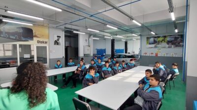SAKARYA (AA) – Otokar, elektrikli otomobil sektöründe lise öğrencilerini yetiştirmek