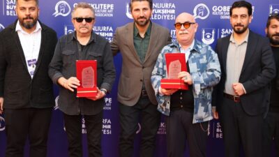 - Erkan Can:
- "Bugünlerde sinema yok gibi herkes komedi filmine