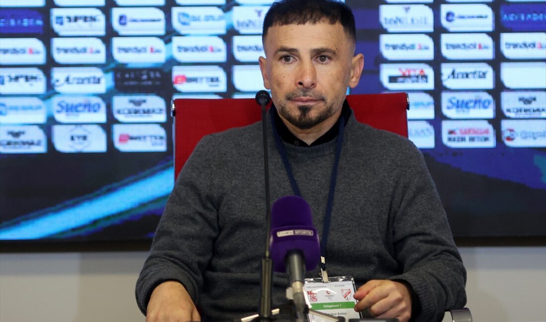 - Özbelsan Sivasspor Teknik Direktörü Mehmet Altıparmak:
"Çok ihtiyacımız olan bir