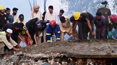 ANKARA (AA) – Pakistan'ın Haydarabad şehrindeki bir havai fişek fabrikasında