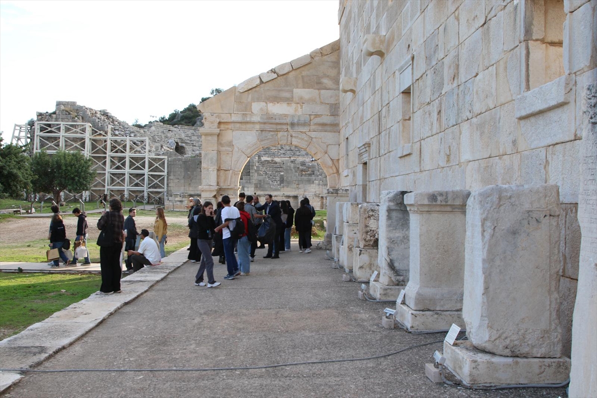 ANTALYA (AA) – Antalya'nın Kaş ilçesinde Antalya Kültür Yolu Festivali