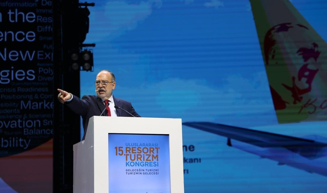 - "Antalya'dan 65 noktaya uçuyoruz, 23 uçağımız Antalya'da. Üç sene