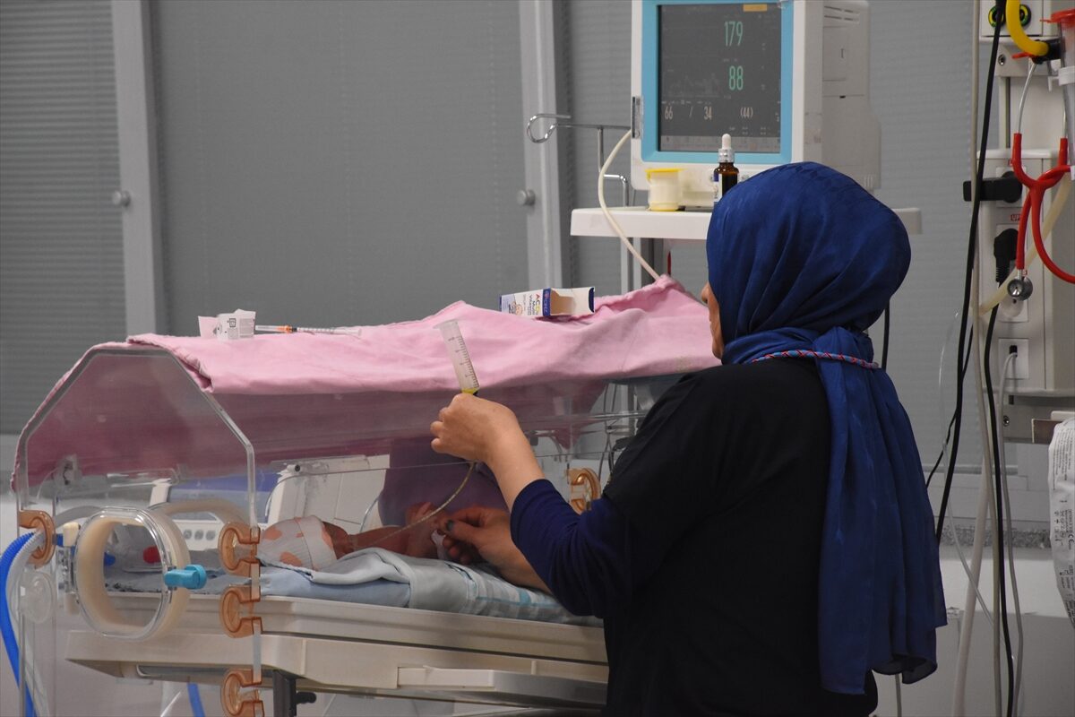 - Afyonkarahisar Devlet Hastanesi Prematüre Ünitesi'nde görev yapan 55 yaşındaki