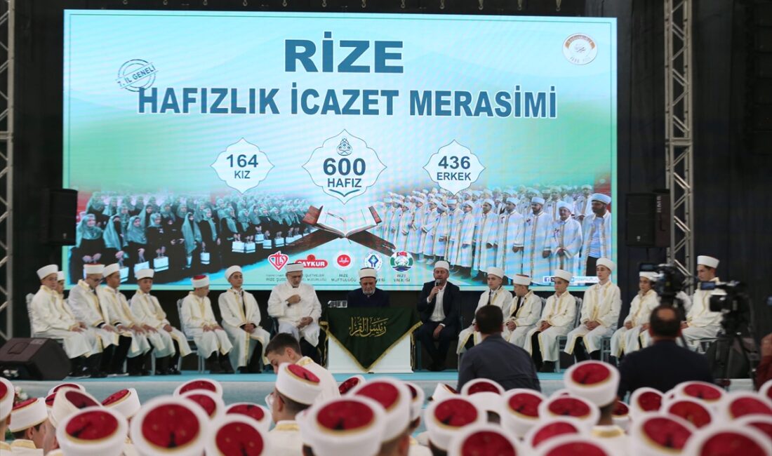 RİZE (AA) – Rize'de hafızlığını tamamlayan 600 öğrenci için icazet
