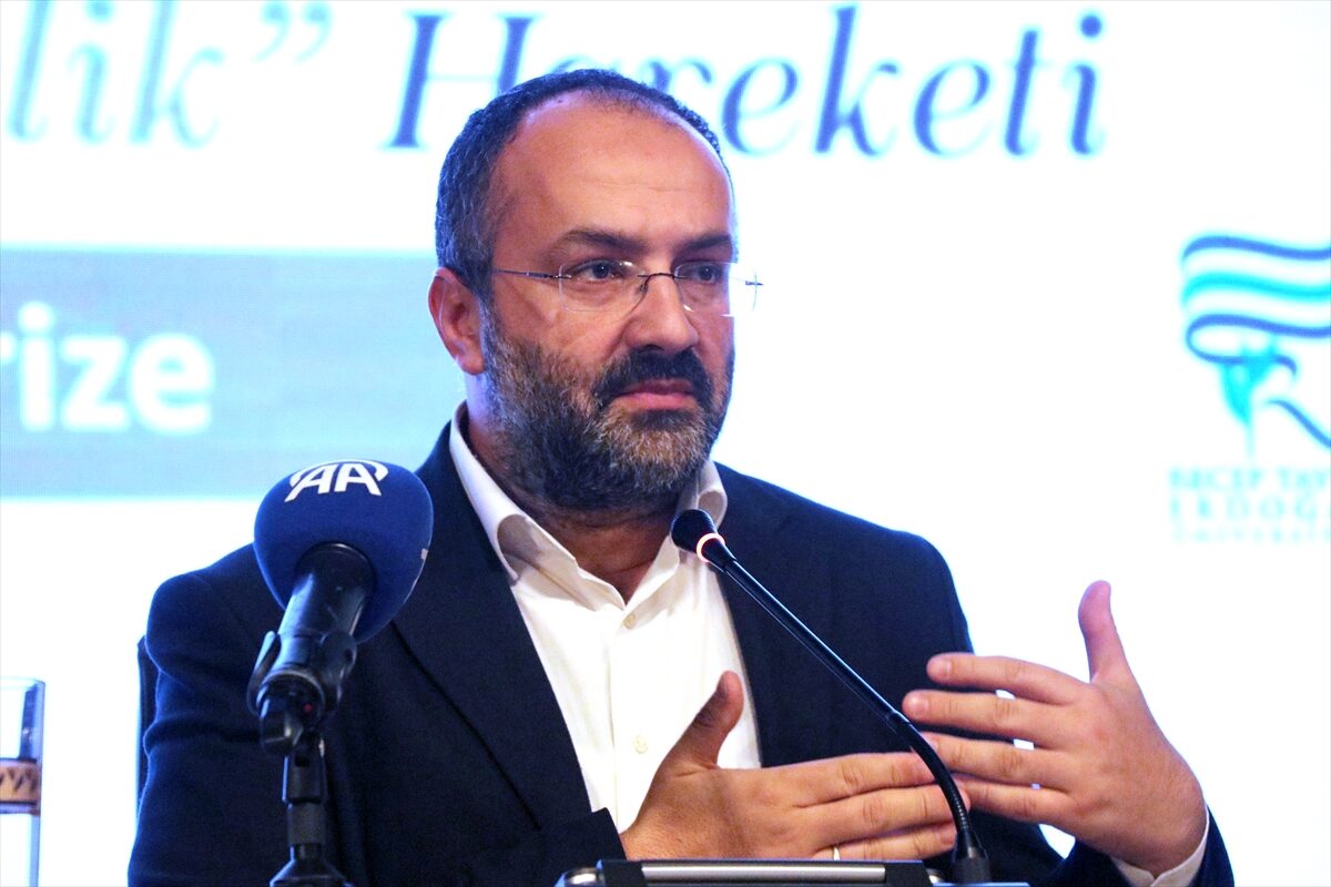 RİZE (AA) – Rize'de Recep Tayyip Erdoğan Üniversitesi'nde "Kayıp Coğrafyanın