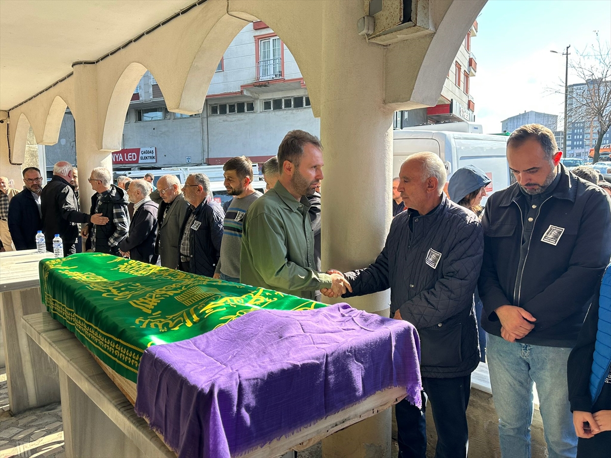 RİZE (AA) – Rize'de kamyonetin çarpması sonucu ağır yaralanan sağlık