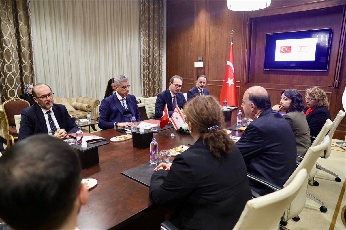 ANKARA (AA) – Sağlık Bakanı Kemal Memişoğlu, 11. Türk Tıp