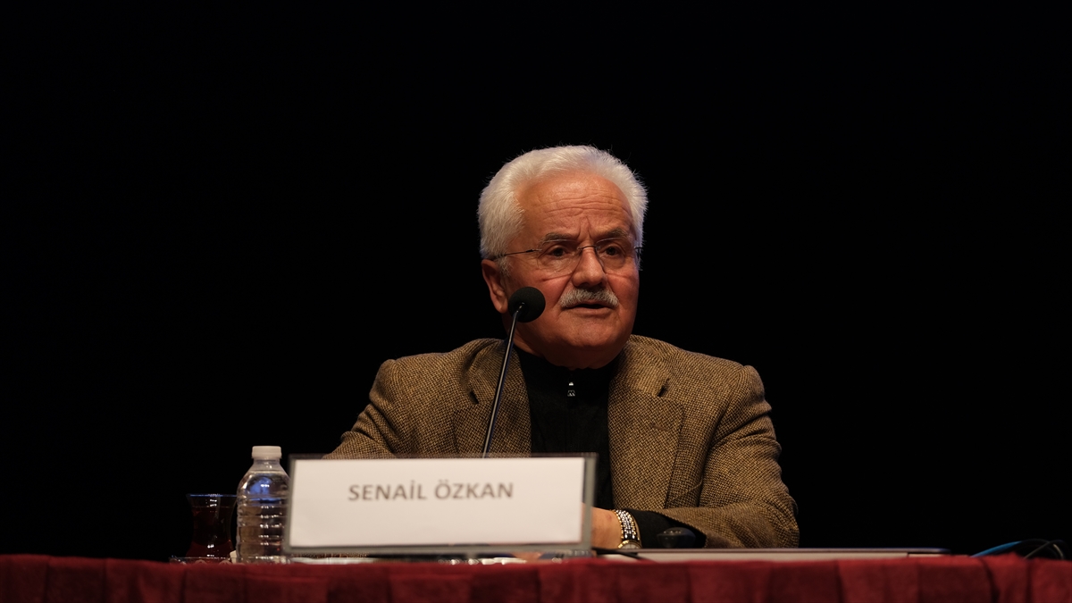 - Yazar Yusuf Kaplan:
- "Batı'nın maddi ve teknolojik büyümesi bütün