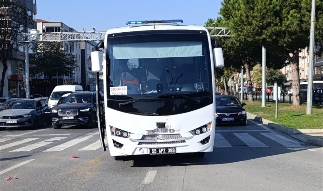 SAMSUN (AA) – Samsun'un Atakum ilçesinde cezaevi aracı ile otomobilin