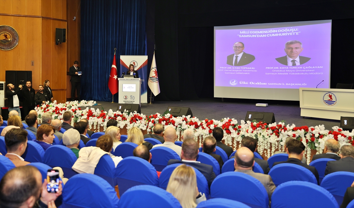 SAMSUN (AA) – Samsun'da, "Milli Egemenliğin Doğuşu: Samsun'dan Cumhuriyete" paneli