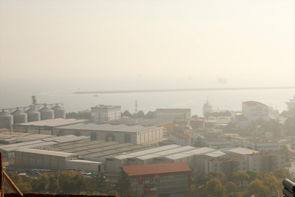 SAMSUN (AA) – Samsun'da etkili olan sis nedeniyle görüş mesafesi