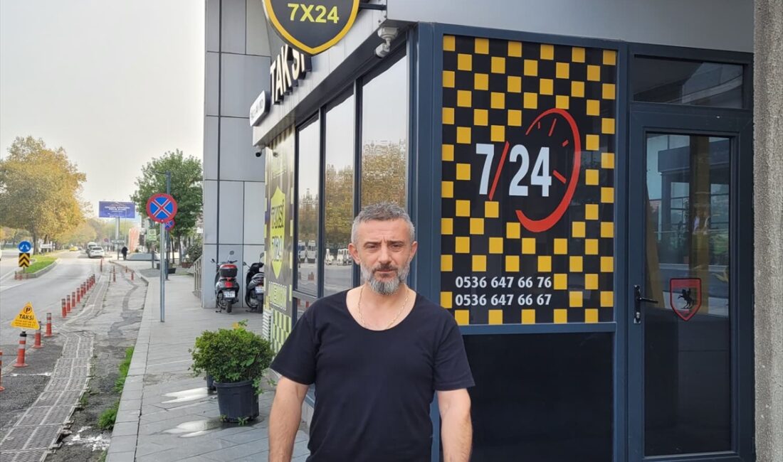 SAMSUN (AA) – Samsun'un Tekkeköy ilçesinde bir taksi sürücüsünün önünde