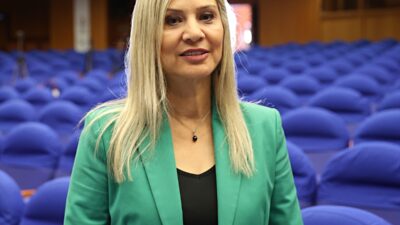 - Kıbrıs Batı Üniversitesi Rektörü Prof. Dr. Canan Hecer:
- "Türkiye'de