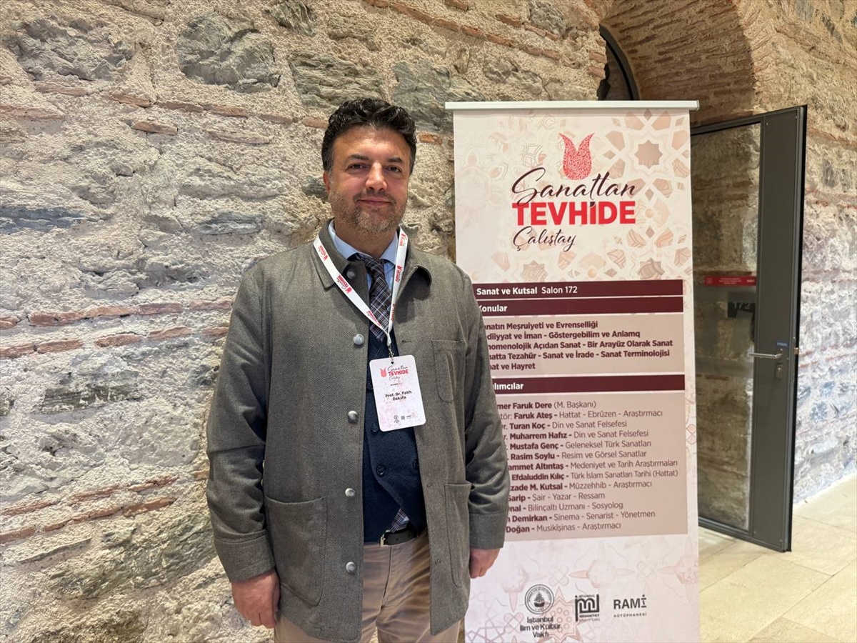 - İstanbul İlim ve Kültür Vakfı Başkanı Said Yüce:
- "Kainattaki