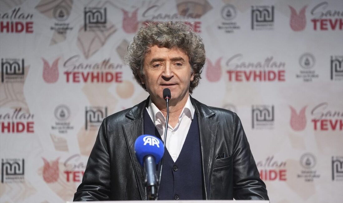 - İstanbul İlim ve Kültür Vakfı Başkanı Said Yüce:
- "Mimaride,